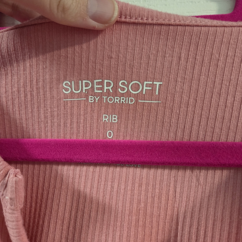 Torrid Pink Ribbed Notch-Neck Tee - Picture 5 of 9